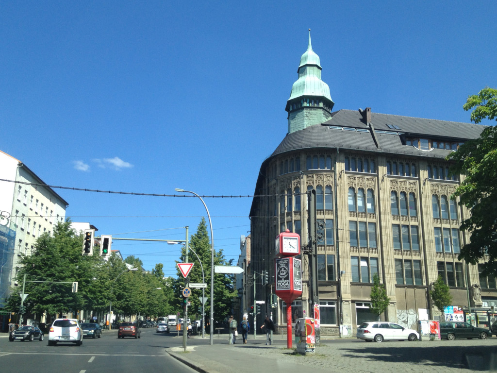 Berlin Brunnenstrasse Invalidenstrasse Veteranenstrasse crossing