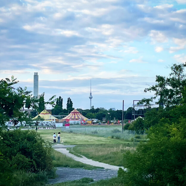 Berlin TV-Tower Tempelhofer Feld